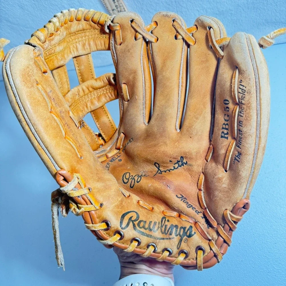 Vintage Rawlings Baseball Glove Model RBG50 Ozzie Smith RH Thrower